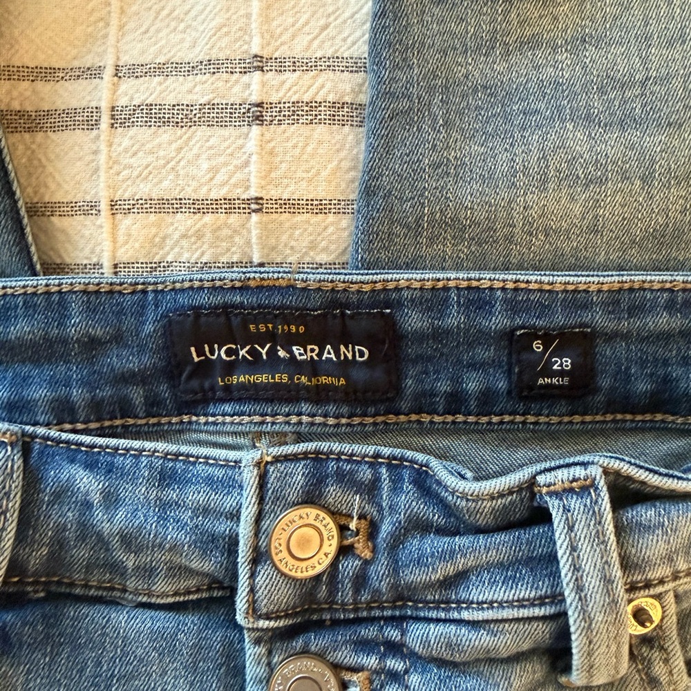 Lucky Brand High Rise Bridgette Skinny Jeans - Picture 5 of 5